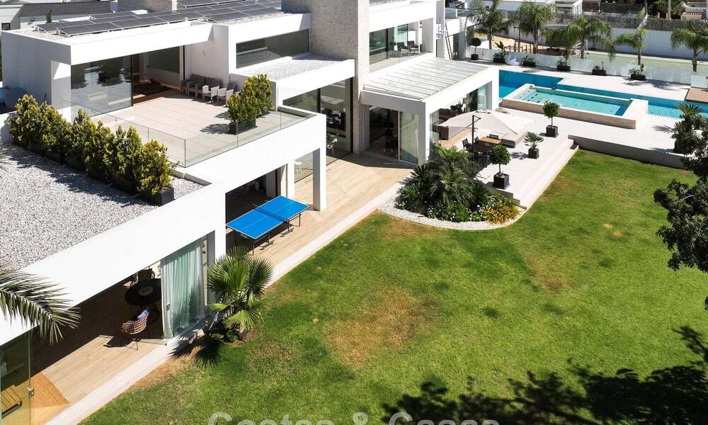 Impressionnante villa moderne avec maison d’amis à vendre sur la New Golden Mile entre Marbella et Estepona 797998