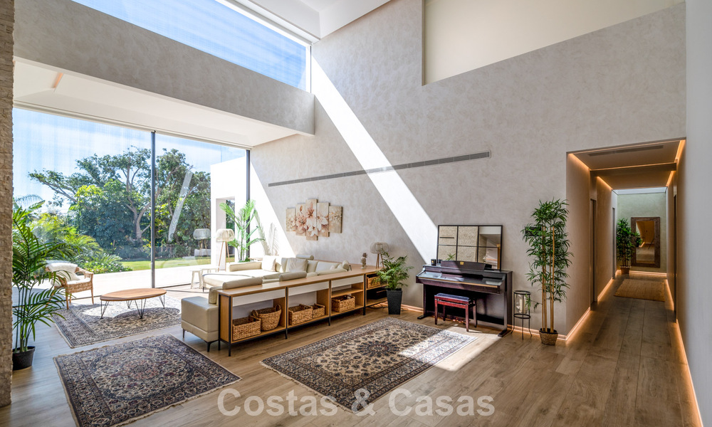 Impressionnante villa moderne avec maison d’amis à vendre sur la New Golden Mile entre Marbella et Estepona 798000