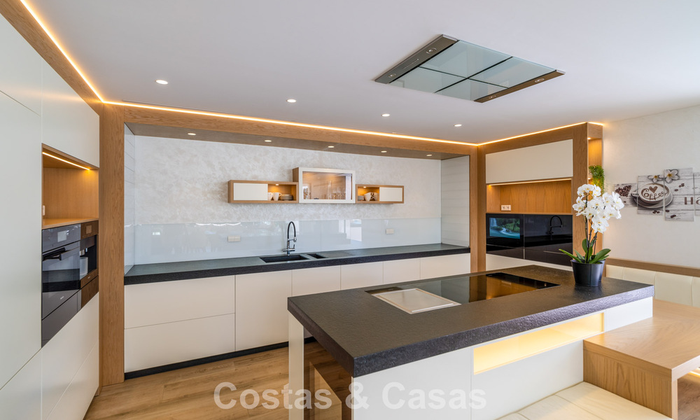 Impressionnante villa moderne avec maison d’amis à vendre sur la New Golden Mile entre Marbella et Estepona 798003