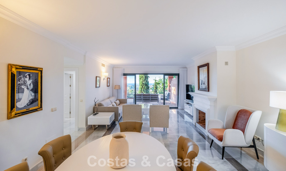 Spacieux appartement de luxe prêt à emménager avec vue sur la mer à vendre à Marbella - Benahavís 798152