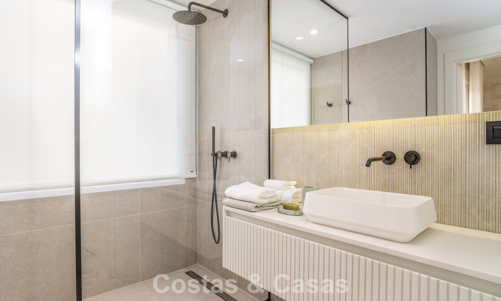 Spacieux appartement moderne de 4 chambres avec vue sur la mer à vendre à Nueva Andalucía, Marbella 798221
