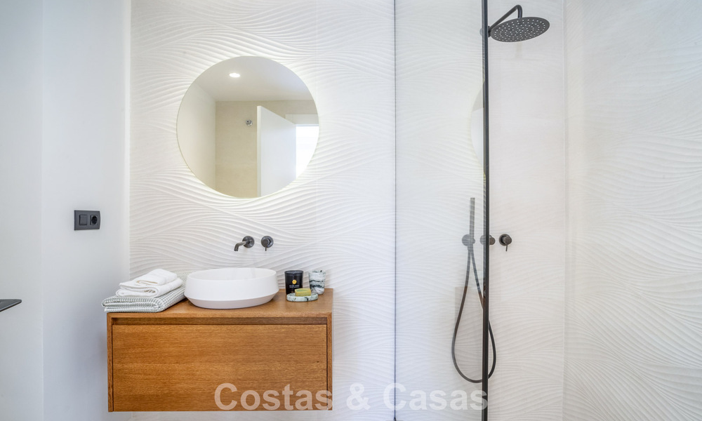Spacieux appartement moderne de 4 chambres avec vue sur la mer à vendre à Nueva Andalucía, Marbella 798252