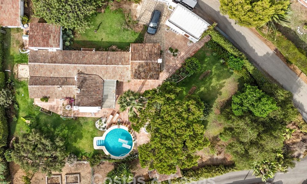 Charmante villa rustique avec confort moderne à vendre à Guadalmina Alta, Marbella 798297