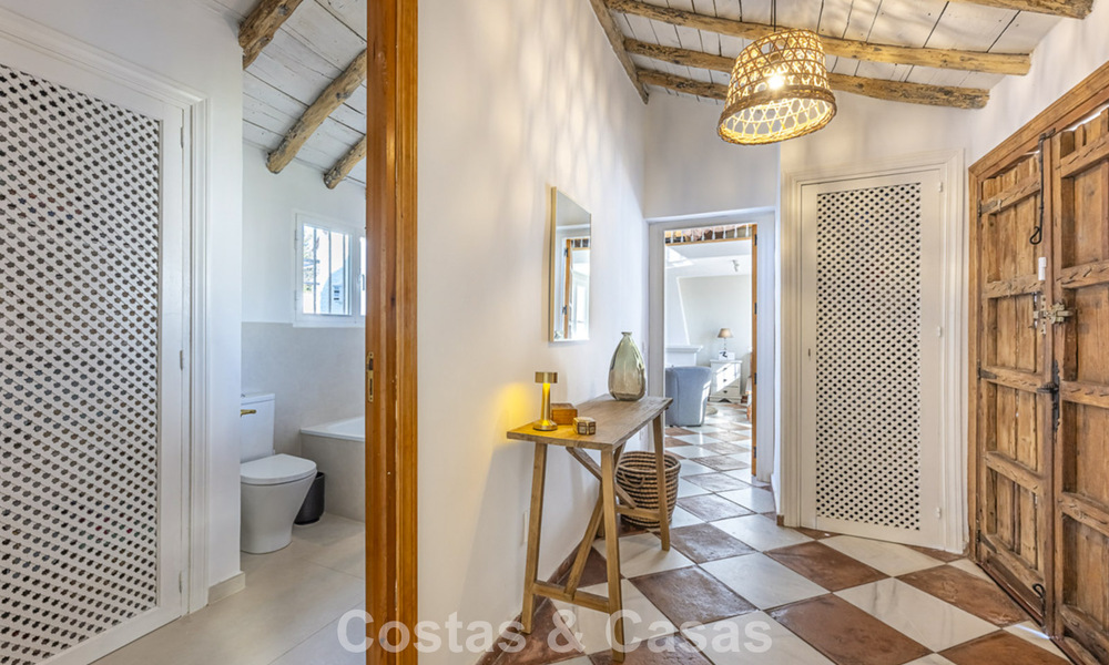 Charmante villa rustique avec confort moderne à vendre à Guadalmina Alta, Marbella 798302