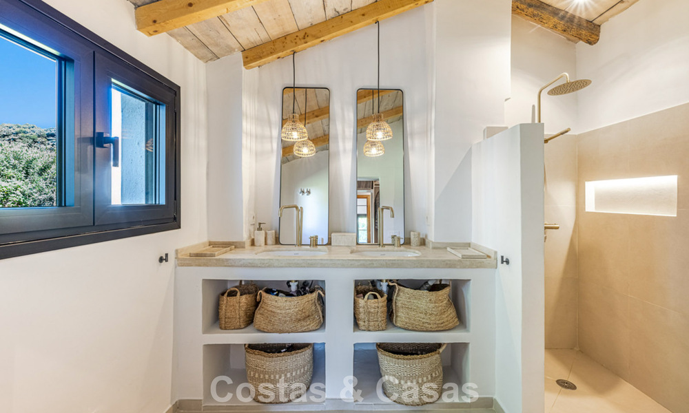 Charmante villa rustique avec confort moderne à vendre à Guadalmina Alta, Marbella 798303