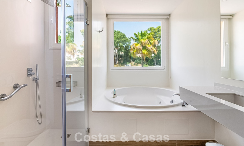 Penthouse élégant avec vaste terrasse à vendre près de Guadalmina Baja, Marbella - Estepona 798312