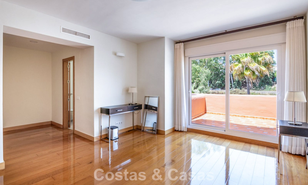 Penthouse élégant avec vaste terrasse à vendre près de Guadalmina Baja, Marbella - Estepona 798314