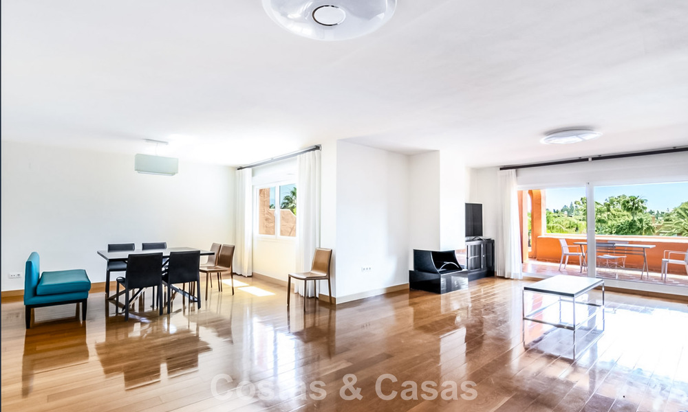 Penthouse élégant avec vaste terrasse à vendre près de Guadalmina Baja, Marbella - Estepona 798315