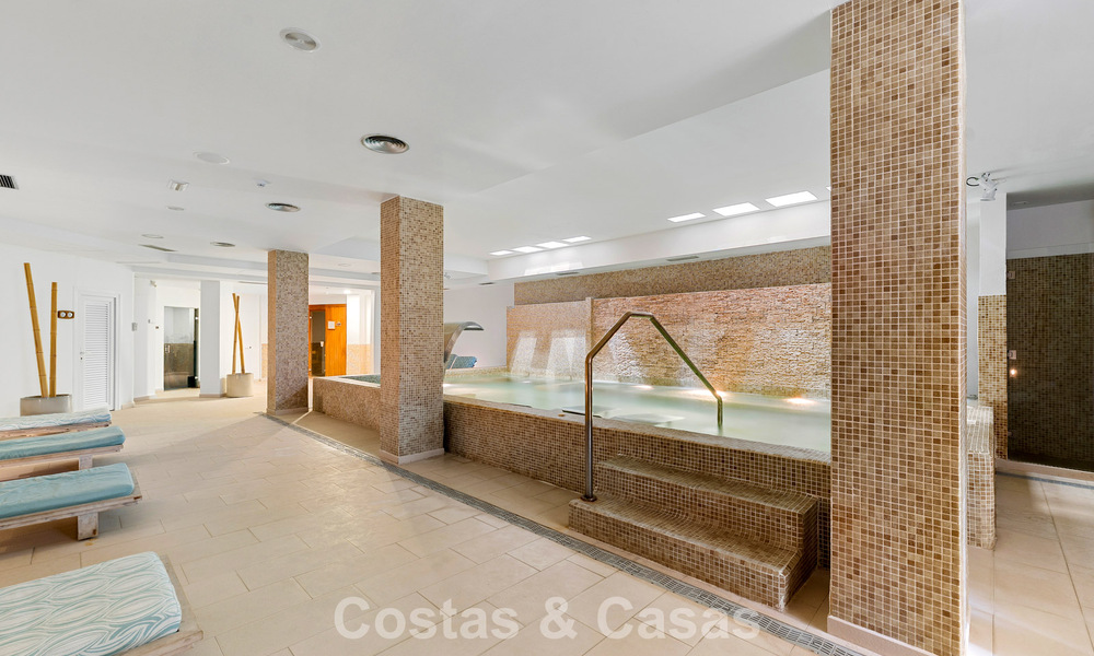 Appartement duplex de luxe avec 4 chambres à vendre dans un complexe résidentiel prestigieux à Nueva Andalucía, Marbella 798396
