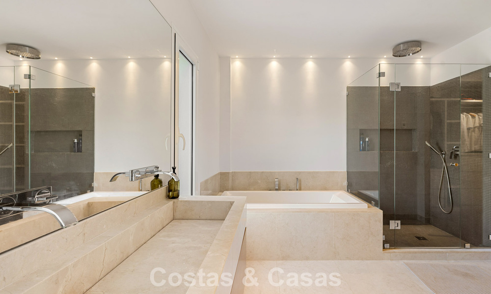 Appartement duplex de luxe avec 4 chambres à vendre dans un complexe résidentiel prestigieux à Nueva Andalucía, Marbella 798404