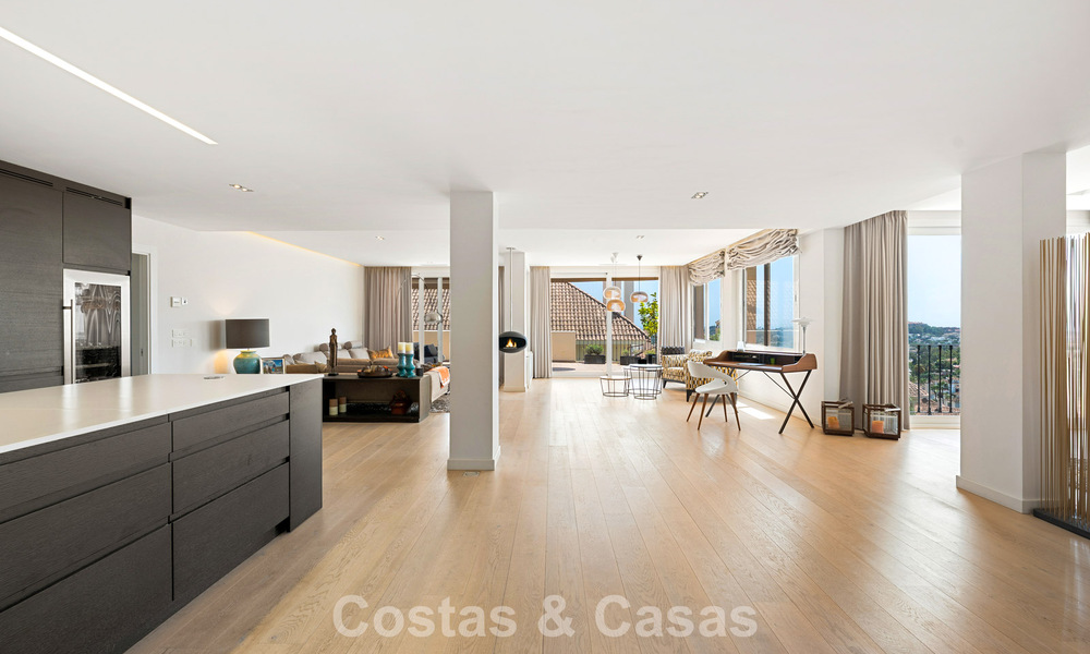Appartement duplex de luxe avec 4 chambres à vendre dans un complexe résidentiel prestigieux à Nueva Andalucía, Marbella 798410