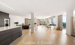 Appartement duplex de luxe avec 4 chambres à vendre dans un complexe résidentiel prestigieux à Nueva Andalucía, Marbella 798410 