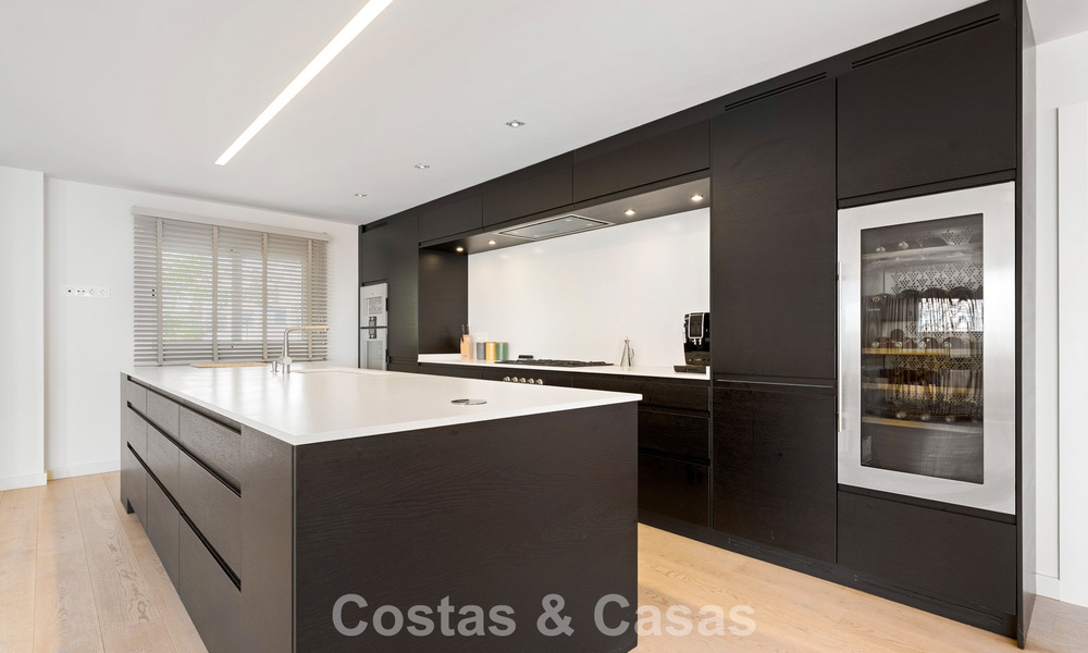 Appartement duplex de luxe avec 4 chambres à vendre dans un complexe résidentiel prestigieux à Nueva Andalucía, Marbella 798412