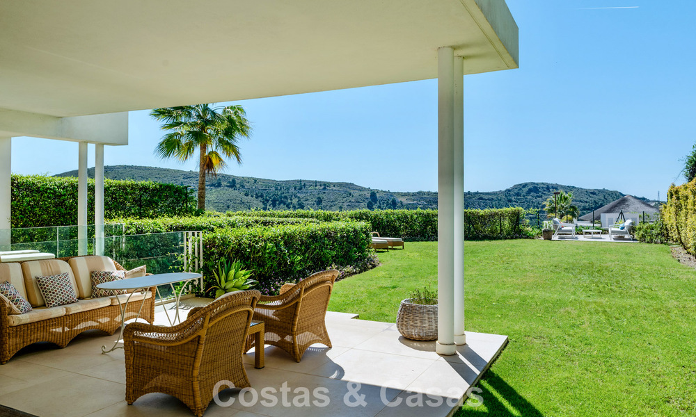 Appartement duplex de luxe avec grand jardin et vue mer à vendre à Marbella - Benahavís 798323