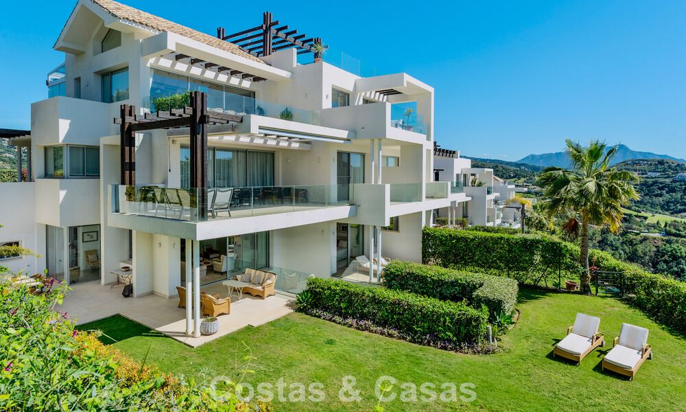 Appartement duplex de luxe avec grand jardin et vue mer à vendre à Marbella - Benahavís 798325