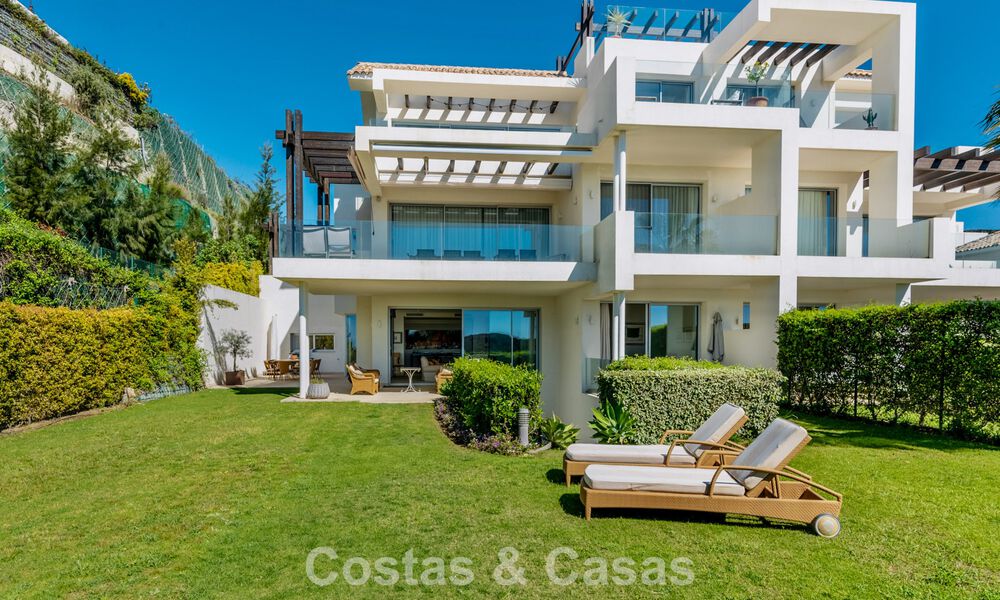 Appartement duplex de luxe avec grand jardin et vue mer à vendre à Marbella - Benahavís 798329