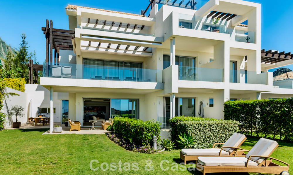 Appartement duplex de luxe avec grand jardin et vue mer à vendre à Marbella - Benahavís 798334