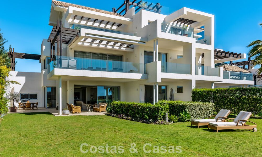 Appartement duplex de luxe avec grand jardin et vue mer à vendre à Marbella - Benahavís 798336