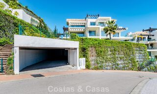Appartement duplex de luxe avec grand jardin et vue mer à vendre à Marbella - Benahavís 798340 