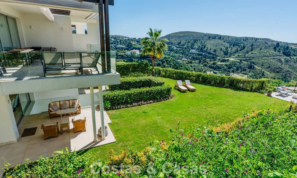 Appartement duplex de luxe avec grand jardin et vue mer à vendre à Marbella - Benahavís 798344