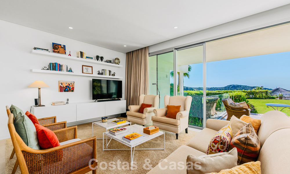 Appartement duplex de luxe avec grand jardin et vue mer à vendre à Marbella - Benahavís 798349