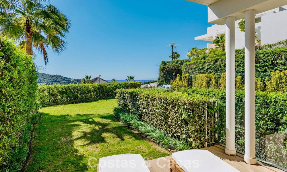Appartement duplex de luxe avec grand jardin et vue mer à vendre à Marbella - Benahavís 798367