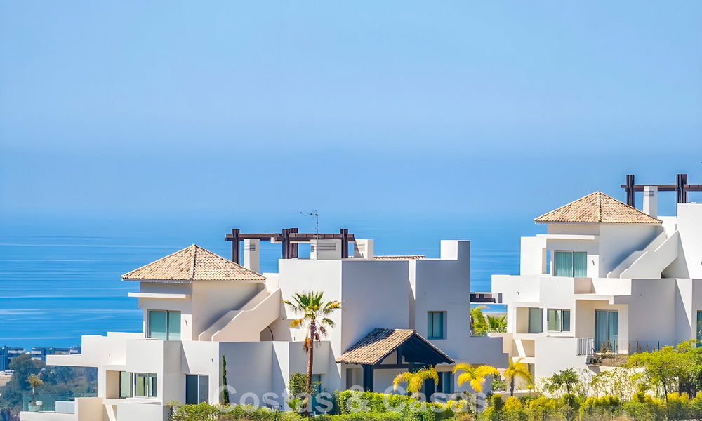 Appartement duplex de luxe avec grand jardin et vue mer à vendre à Marbella - Benahavís 798374