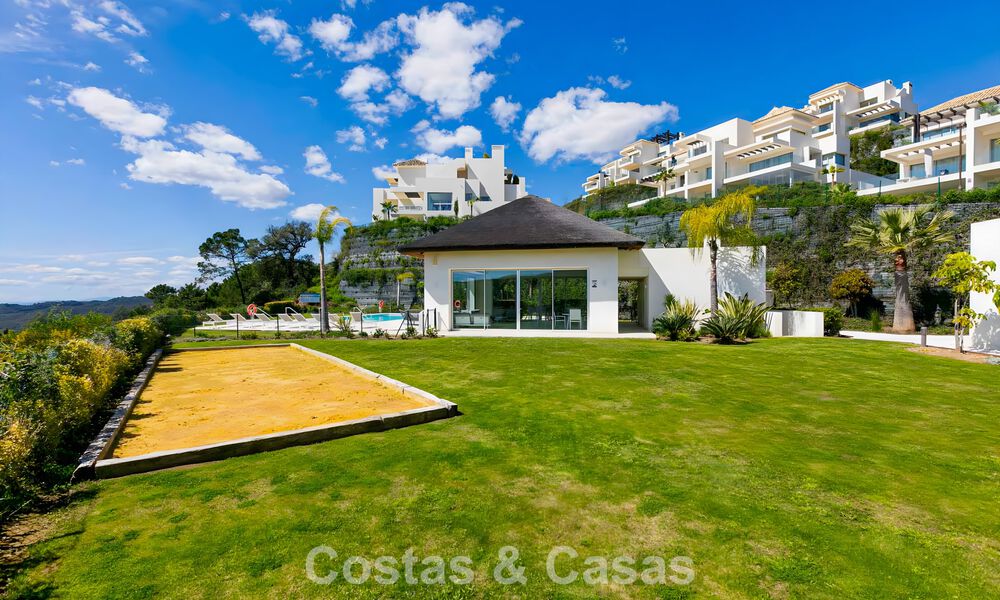 Appartement duplex de luxe avec grand jardin et vue mer à vendre à Marbella - Benahavís 798378