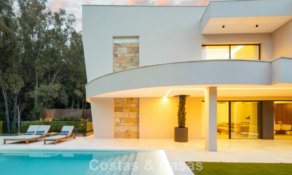 Villa design contemporaine à vendre à deux pas du terrain de golf, au cœur de Nueva Andalucía, Marbella 798426