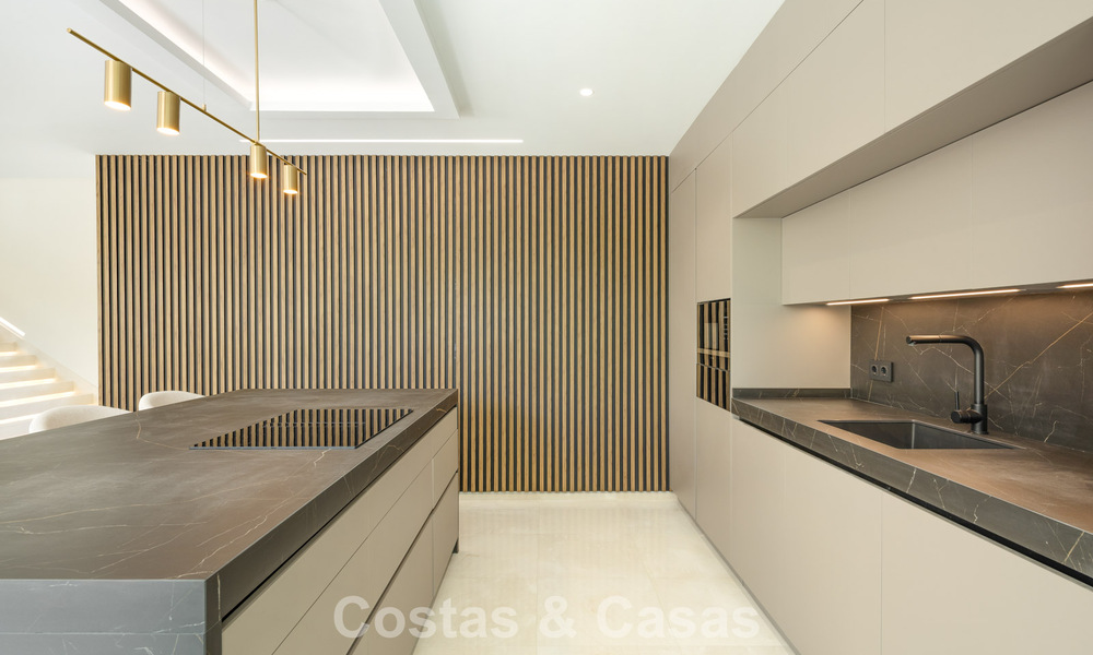 Villa design contemporaine à vendre à deux pas du terrain de golf, au cœur de Nueva Andalucía, Marbella 798442
