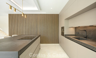 Villa design contemporaine à vendre à deux pas du terrain de golf, au cœur de Nueva Andalucía, Marbella 798442 
