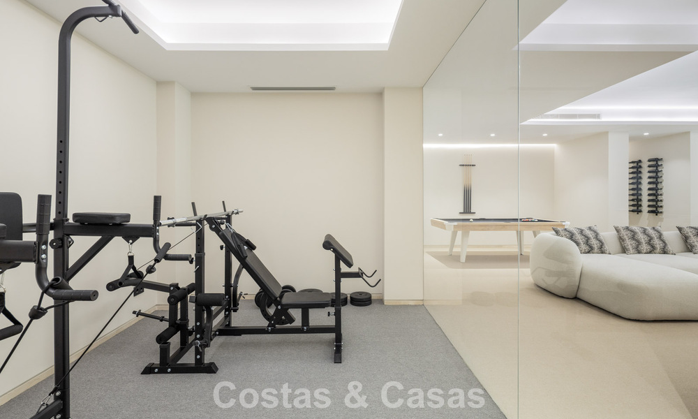 Villa design contemporaine à vendre à deux pas du terrain de golf, au cœur de Nueva Andalucía, Marbella 798455