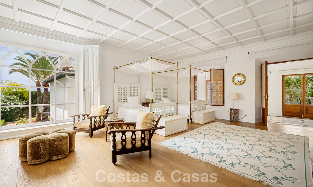 Somptueuse villa de luxe au style architectural méditerranéen classique à vendre à Sierra Blanca, Marbella 798500