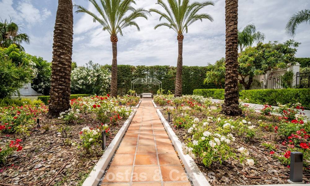 Somptueuse villa de luxe au style architectural méditerranéen classique à vendre à Sierra Blanca, Marbella 798504
