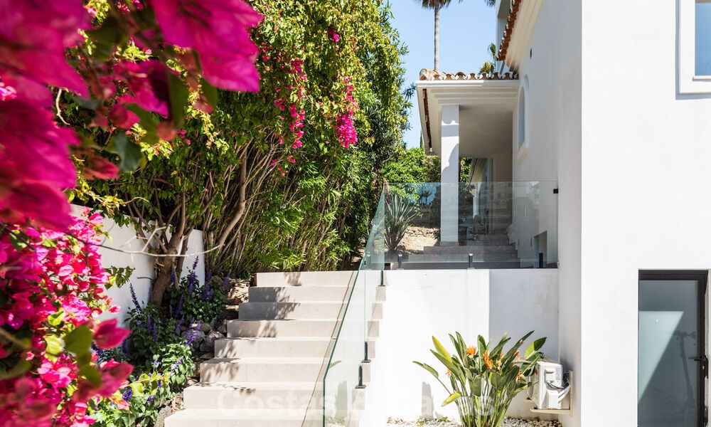 Villa méditerranéenne moderne entièrement rénovée avec vue sur la mer à vendre à Benahavís - Marbella 798535