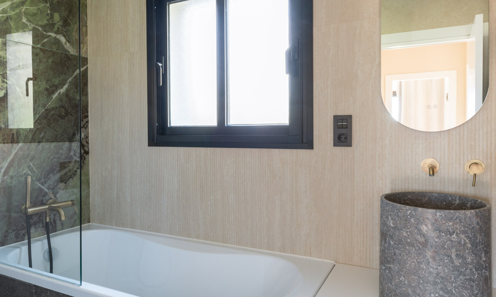 Villa méditerranéenne moderne entièrement rénovée avec vue sur la mer à vendre à Benahavís - Marbella 798580