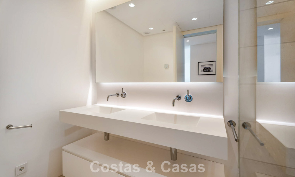 Appartement moderne de luxe à vendre avec vue sur la mer dans un complexe boutique sur les collines près de Marbella 798600