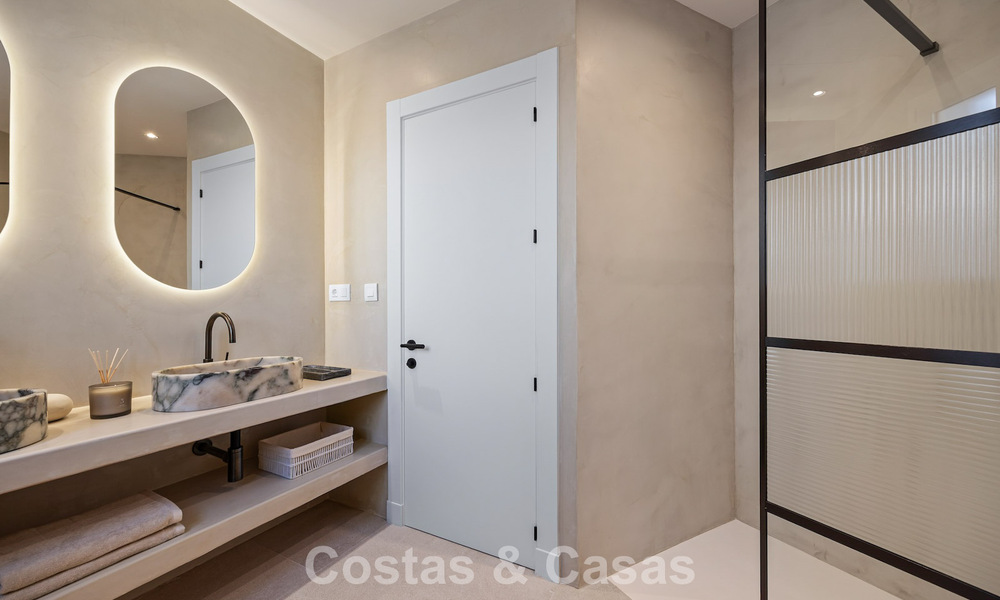 Villa de luxe, prête à emménager, au style contemporain méditerranéen à vendre dans un quartier de golf de Marbella - Benahavís 798733