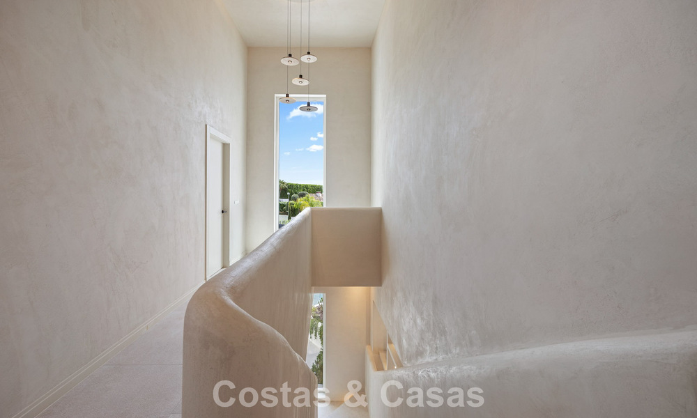 Villa de luxe, prête à emménager, au style contemporain méditerranéen à vendre dans un quartier de golf de Marbella - Benahavís 798754