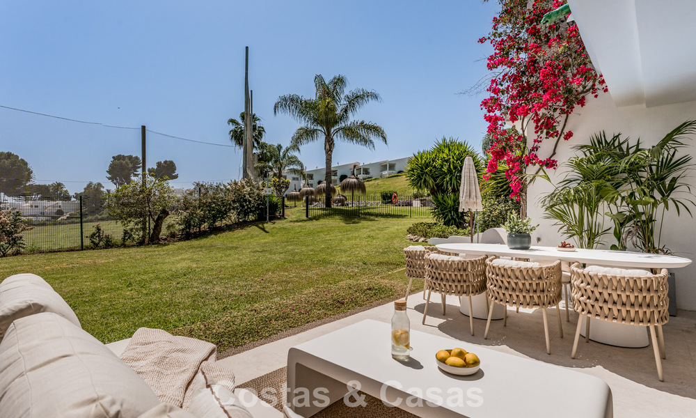 Élégant appartement modernisé à vendre, première ligne Aloha Golf à Nueva Andalucía, Marbella 798775