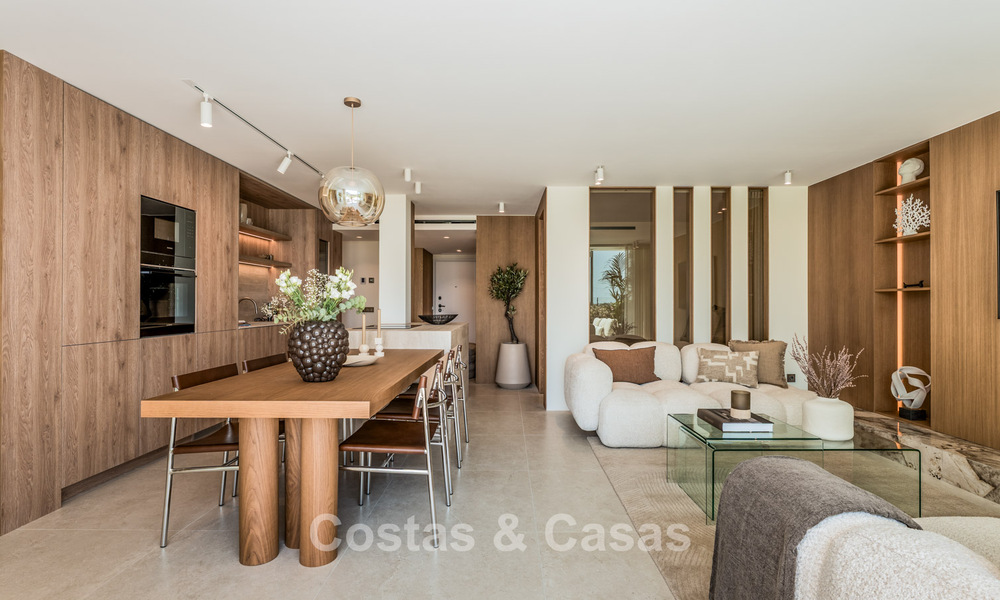 Élégant appartement modernisé à vendre, première ligne Aloha Golf à Nueva Andalucía, Marbella 798780