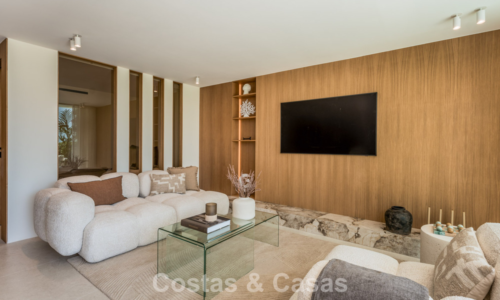 Élégant appartement modernisé à vendre, première ligne Aloha Golf à Nueva Andalucía, Marbella 798781