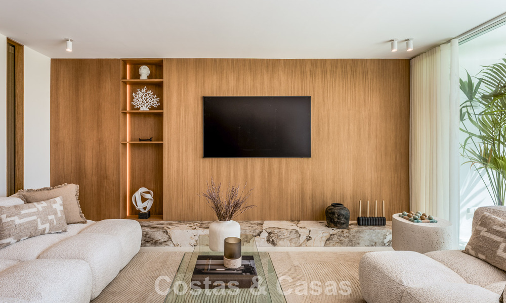 Élégant appartement modernisé à vendre, première ligne Aloha Golf à Nueva Andalucía, Marbella 798782