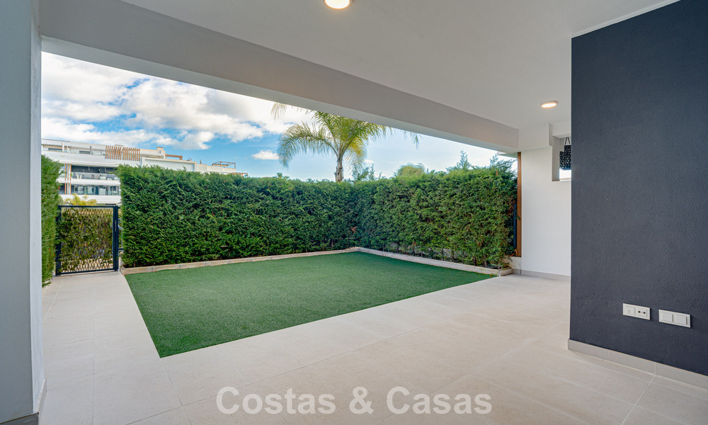 Appartement moderne avec jardin à vendre sur la New Golden Mile entre Marbella et Estepona 798805