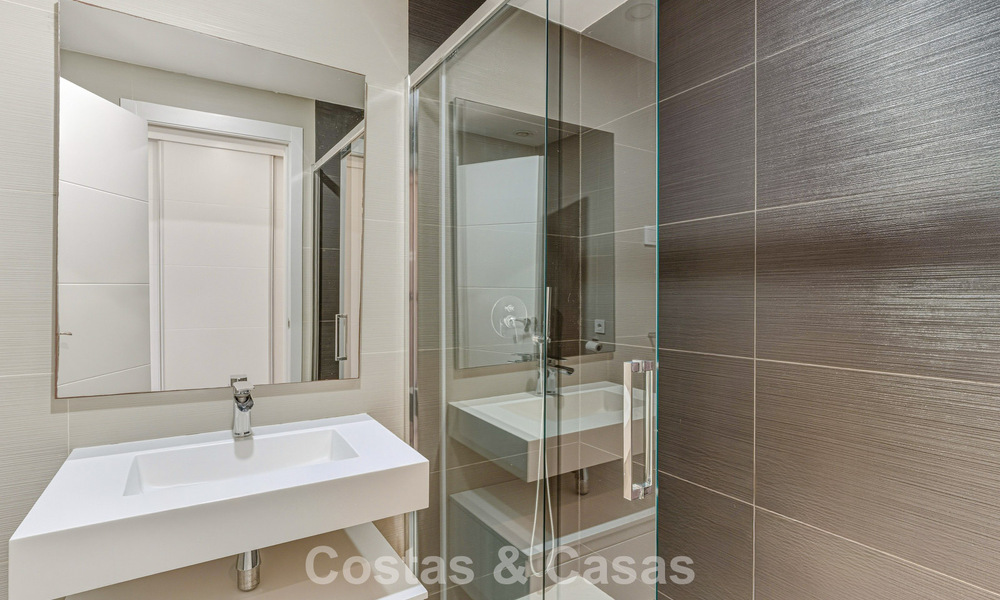 Appartement moderne avec jardin à vendre sur la New Golden Mile entre Marbella et Estepona 798811