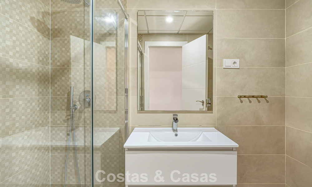 Appartement moderne avec jardin à vendre sur la New Golden Mile entre Marbella et Estepona 798815