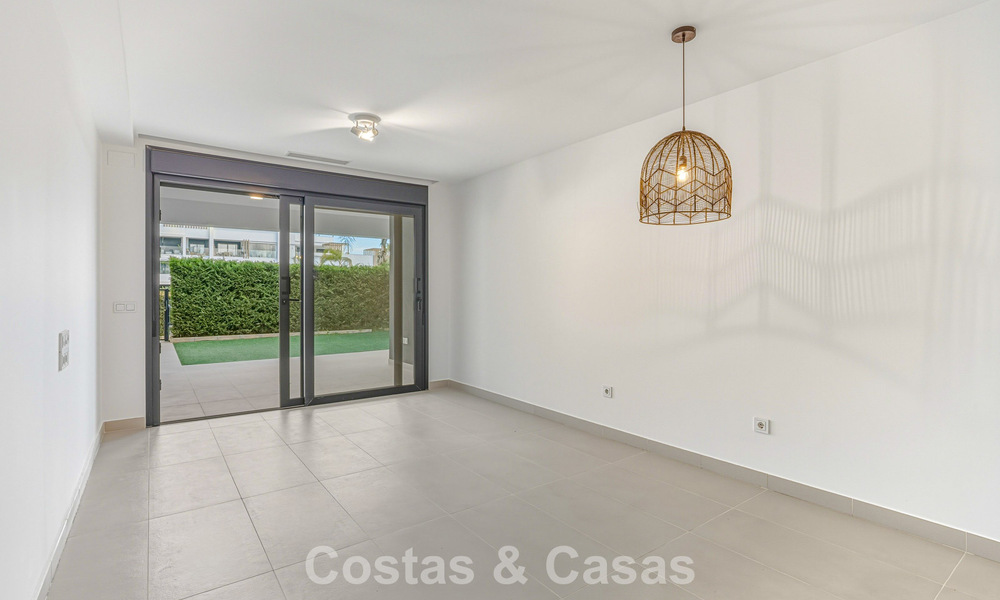Appartement moderne avec jardin à vendre sur la New Golden Mile entre Marbella et Estepona 798824