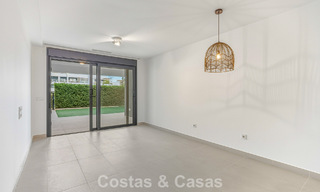 Appartement moderne avec jardin à vendre sur la New Golden Mile entre Marbella et Estepona 798824 