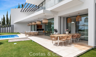 Villa contemporaine avec vues panoramiques sur la mer à vendre dans un prestigieux quartier de golf à Marbella - Benahavís 798844 