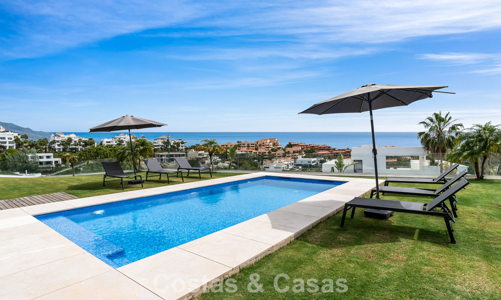 Villa contemporaine avec vues panoramiques sur la mer à vendre dans un prestigieux quartier de golf à Marbella - Benahavís 798845